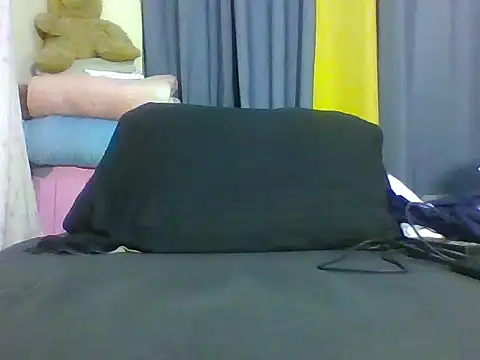 petite hottie online show from 06-18-26, 06:57