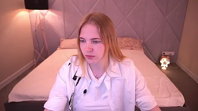 NikkyReyyy online show from 05-18-26, 05:34