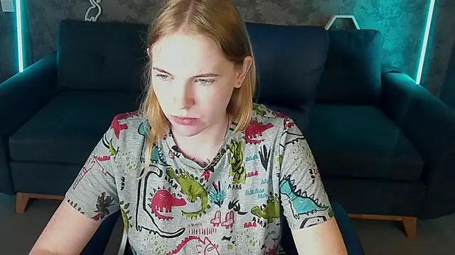 NikkyReyyy online show from 05-22-26, 06:11