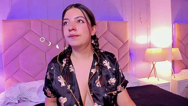 Sara Deen online show from 06-25-26, 11:37