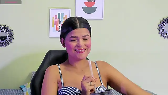 Snapshot of salome_cuty chatting on 06-30-26, 09:20 salome cuty online show from 06-30-26, 09:20
