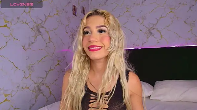 cinniaa  online show from 06-20-26, 01:43