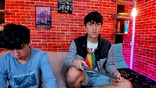 Hoot boyss  online show from 06-16-26, 08:09