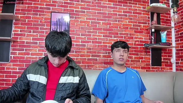 Hoot boyss  online show from 05-26-26, 07:56