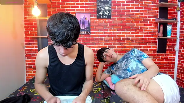 Hoot boyss  online show from 06-06-26, 08:03