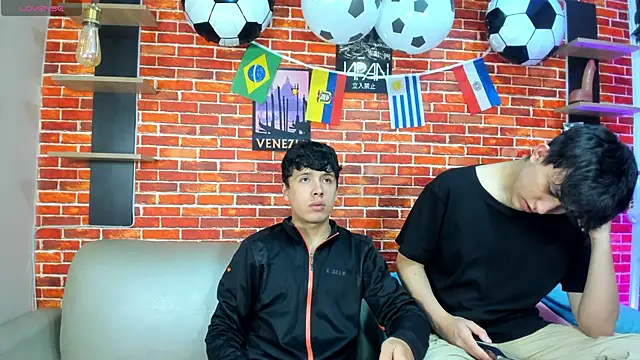 Hoot boyss  online show from 06-17-26, 08:08