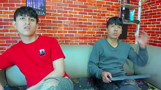 Hoot boyss  online show from 05-25-26, 08:40