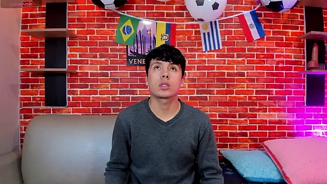 Hoot boyss  online show from 06-20-26, 08:25
