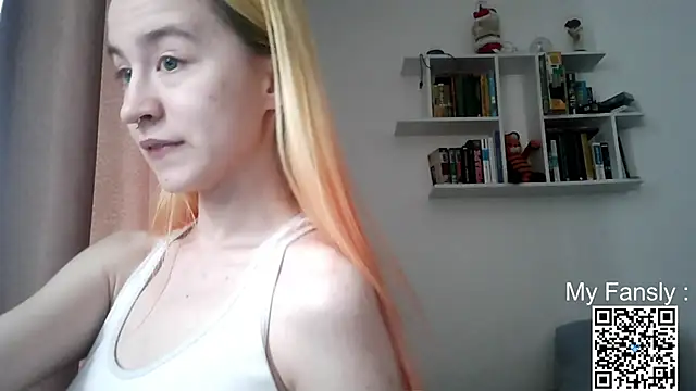Emilya201 online show from 05-18-26, 04:07