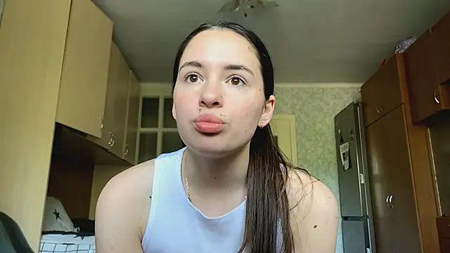 CarolineRu online show from 05-27-26, 09:27