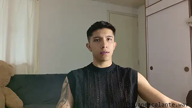 Snapshot of Thesaint_xxx chatting on 05-21-26, 12:35 Thesaint xxx online show from 05-21-26, 12:35