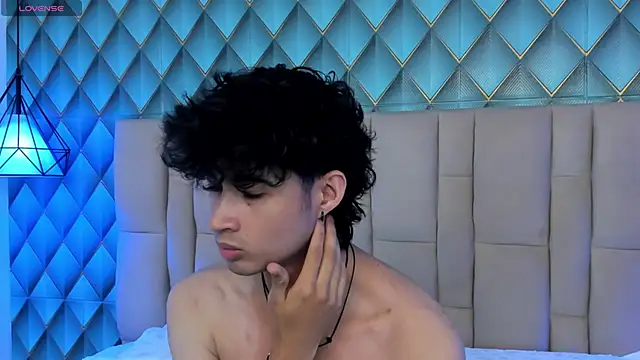 Sofia-Ethan online show from 05-27-26, 06:15