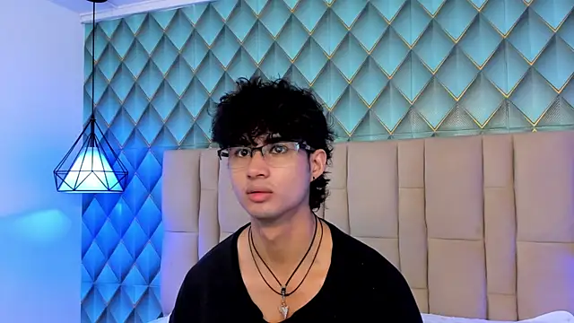 Sofia-Ethan online show from 05-31-26, 01:28