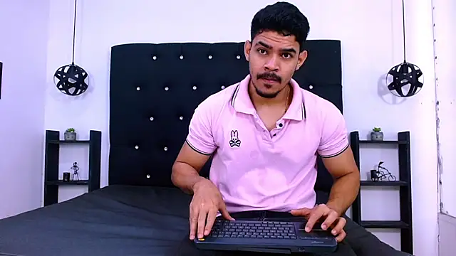 Dannesh  online show from 06-18-26, 03:49