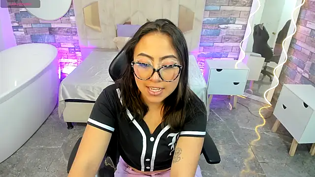 Amhira Tay online show from 06-13-26, 07:12