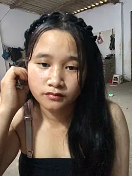 Snapshot of Ninaa01 chatting on 05-17-26, 02:22 Ninaa01 online show from 05-17-26, 02:22