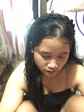 Snapshot of Ninaa01 chatting on 05-18-26, 02:44 Ninaa01 online show from 05-18-26, 02:44