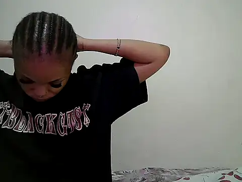 Miss rihanna online show from 05-20-26, 03:47