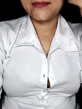 Snapshot of HORNI_SHALU50 chatting on 06-12-26, 05:54 HORNI SHALU50 online show from 06-12-26, 05:54