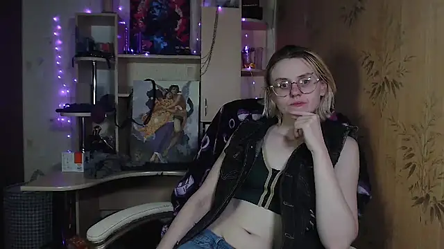   Freya    online show from 05-22-26, 07:34