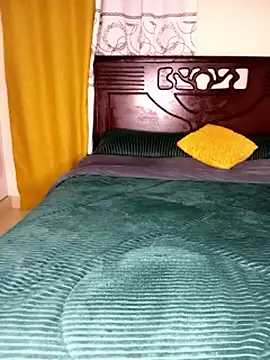 Snapshot of sexy_girlyee chatting on 06-12-26, 05:10 sexy girlyee online show from 06-12-26, 05:10