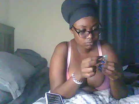 Snapshot of Sexy-Mish chatting on 06-18-26, 03:38 Sexy-Mish online show from 06-18-26, 03:38