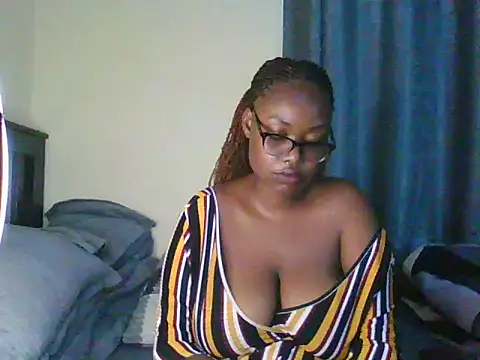 Snapshot of Sexy-Mish chatting on 06-17-26, 04:34 Sexy-Mish online show from 06-17-26, 04:34