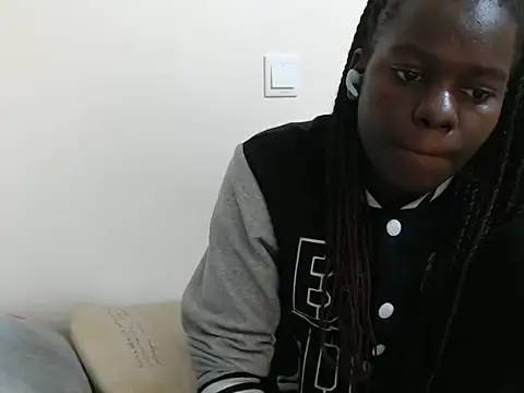 chichie  online show from 06-19-26, 05:08