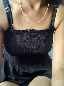 Snapshot of Hot_Rozy chatting on 05-30-26, 10:43 Hot Rozy online show from 05-30-26, 10:43