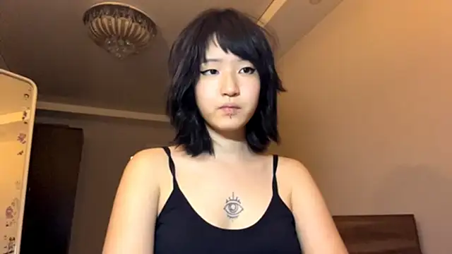Snapshot of neonami chatting on 06-16-26, 06:41 neonami online show from 06-16-26, 06:41