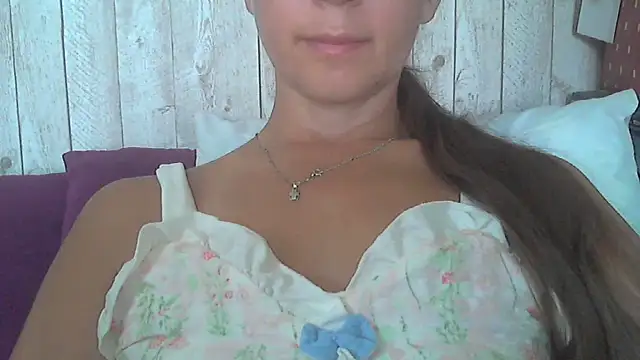 Snapshot of Bella--White chatting on 06-29-26, 06:20 Bella--White online show from 06-29-26, 06:20