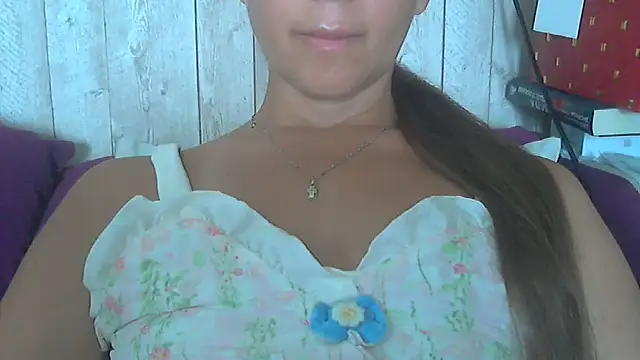 Snapshot of Bella--White chatting on 06-26-26, 06:41 Bella--White online show from 06-26-26, 06:41