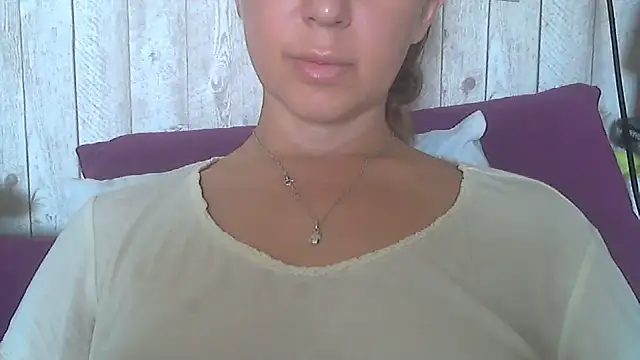 Snapshot of Bella--White chatting on 06-12-26, 05:49 Bella--White online show from 06-12-26, 05:49