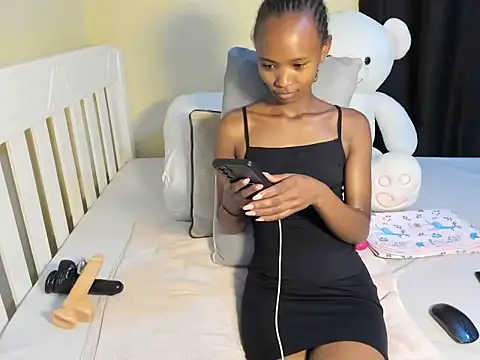 KendiLuxe online show from 06-25-26, 06:02