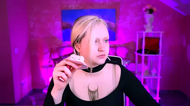 ViolettWoods online show from 06-11-26, 06:32