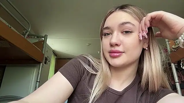 Snapshot of Kattyqte chatting on 05-17-26, 07:08 Kattyqte online show from 05-17-26, 07:08