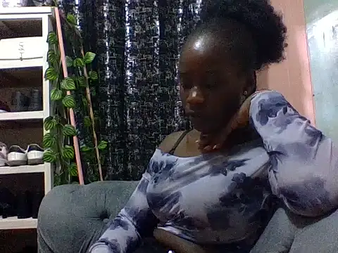 Curvyqueeh online show from 06-04-26, 01:16
