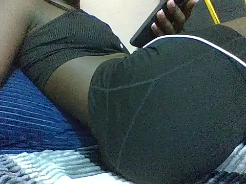 Curvyqueeh online show from 06-25-26, 07:19