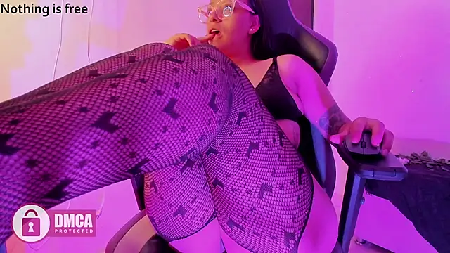 Snapshot of Spicydollx_1 chatting on 06-18-26, 04:45 Spicydollx 1 online show from 06-18-26, 04:45