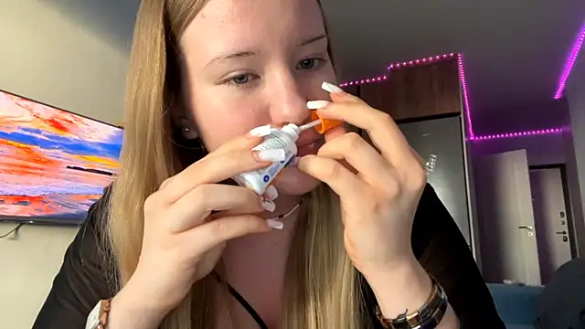 Lisi Kiss  online show from 05-28-26, 05:08