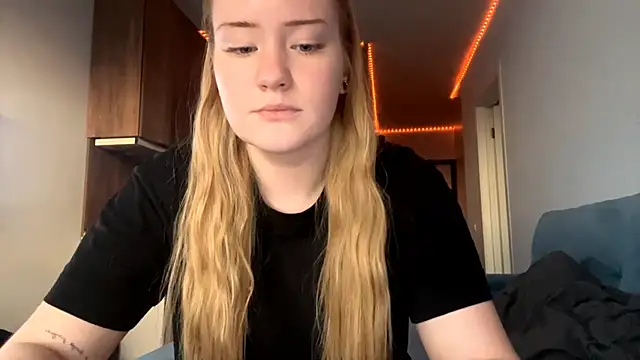 Lisi Kiss  online show from 05-22-26, 06:06