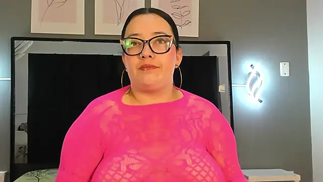 Snapshot of zoe_curvyy chatting on 07-06-26, 12:01 zoe curvyy online show from 07-06-26, 12:01