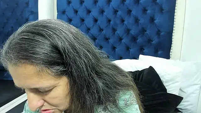 AlondraSosa online show from 06-11-26, 12:35