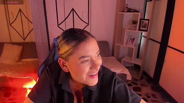 SophieWatson  online show from 07-01-26, 01:55