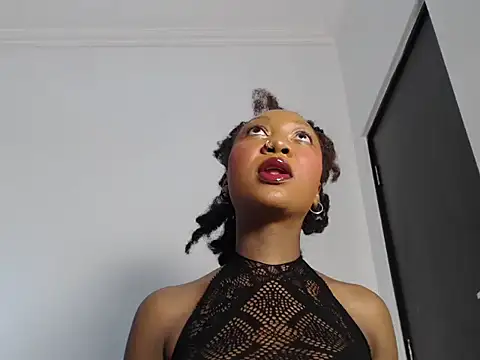 SpicyMackenzie22 online show from 06-21-26, 03:56