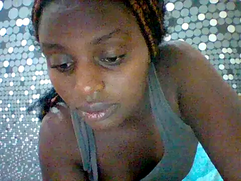 liligal online show from 06-18-26, 08:02