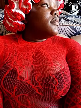 Petite reicyy online show from 05-17-26, 01:33