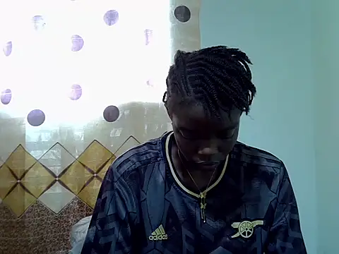 Pretty min online show from 06-17-26, 07:19