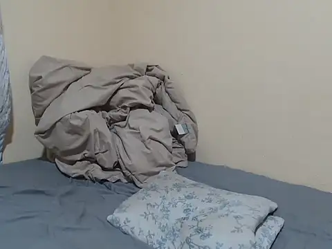 petite bunnie online show from 05-21-26, 03:15