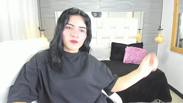 Lia  Kalifa online show from 06-06-26, 05:45